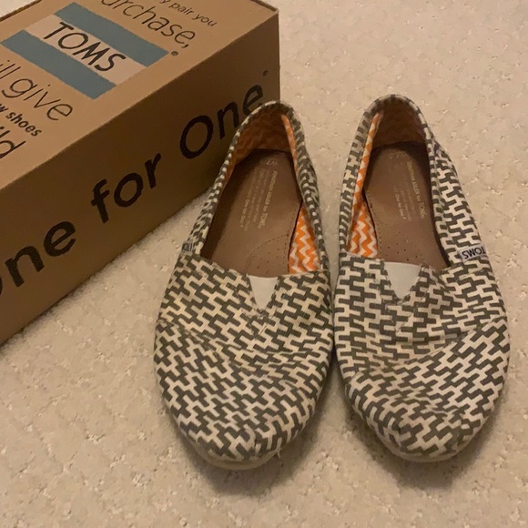 TOMS classics grey Jonathan Adler 7.5 - Picture 1 of 3